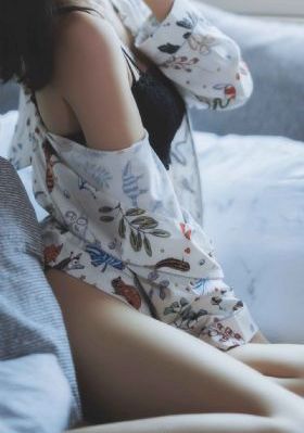 坐在联谊会角落的他是个肉食系_BD韩语免费观看视频